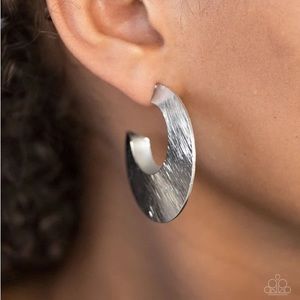 ❤️‍🔥5/$25❤️‍🔥 Mad About Shine Silver Earrings